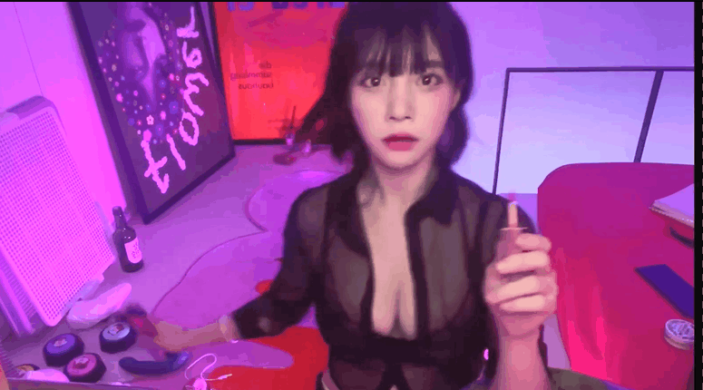 很火的韩国高潮脸美女bearasoni口交视频又流出啦[6V300M][夸克]-2.gif