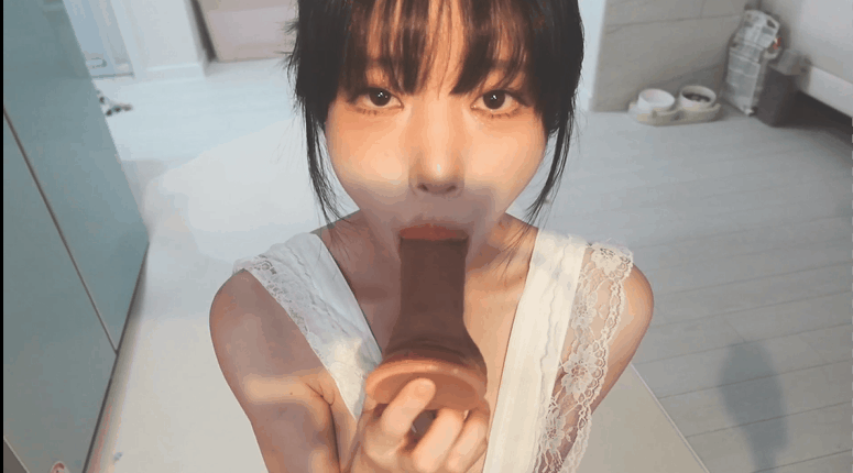 很火的韩国高潮脸美女bearasoni口交视频又流出啦[6V300M][夸克]-3.gif