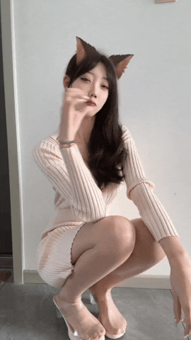 抖音几十万粉丝美女 玉子玉子我想睡觉 自慰诱惑大尺度付费自拍私拍视频福利合集 [2.34G/16V/夸克]-2.gif