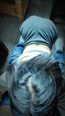 清纯少女福利姬[爱万雄雄]剧情福利，一个患有性高潮痉挛的敏感女孩的美妙性体验-10.gif
