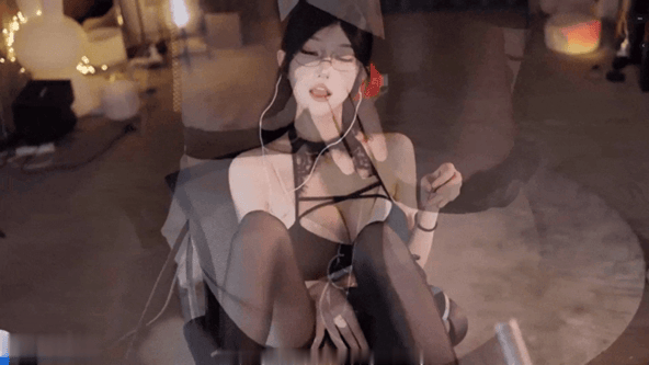 七月最新粉丝祭[张爱玲]  涩涩痴女上司调教，捆绑主仆调教，调教醉酒下属的寂寞妻子 64v/30G-2.gif