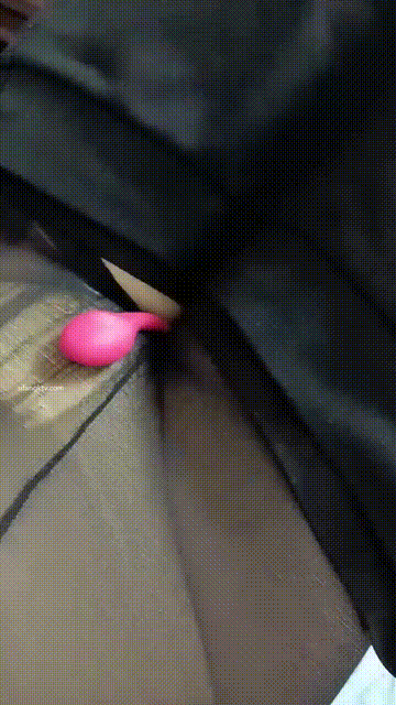 边上课边自慰 漂亮女老师 [34.2G]-1.gif